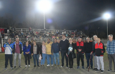 San Fernando inauguró su sistema lumínico ante un gran marco