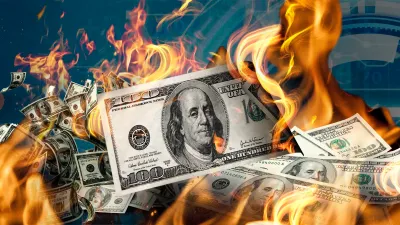 El dólar "blue" tocó los 800 pesos y marca un nuevo récord