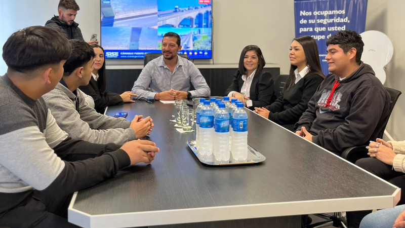Tres estudiantes harán pasantías en la empresa SISE