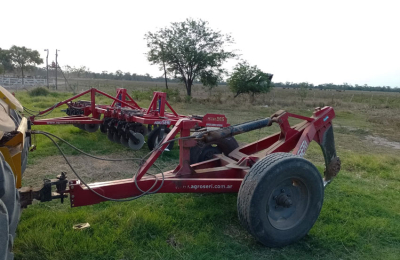 Productores de Buenos Aires controlan malezas con un sistema creado en el Chaco