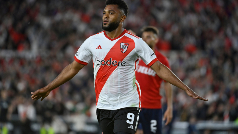 River frenó a Independiente con Goleada y es líder