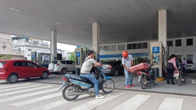 Estacioneros culpan a la escasez de dólares por la falta de combustibles en el Chaco