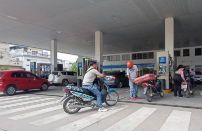 Estacioneros culpan a la escasez de dólares por la falta de combustibles en el Chaco