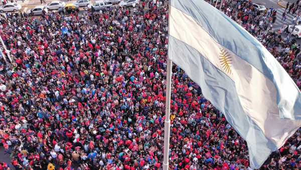 La multitud vista desde un drone.
