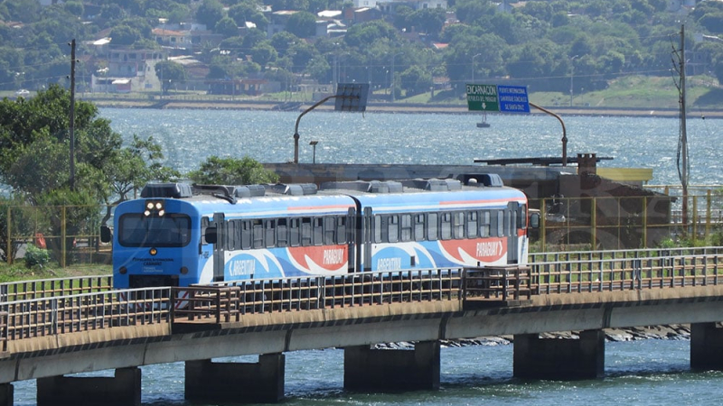 No aceptan Pesos y el tren no puede cruzar de Encarnación a Posadas