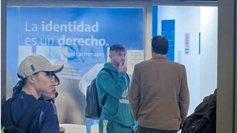 Pablo Maffeo llegó a la Argentina para su bautismo con el seleccionado campeón del mundo