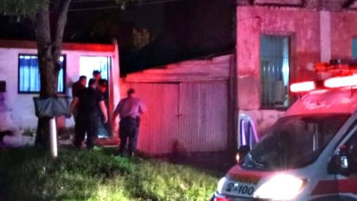 Dos hermanos de 5 y 8 años fueron asesinados y detuvieron a su madre