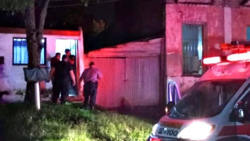 Dos hermanos de 5 y 8 años fueron asesinados y detuvieron a su madre