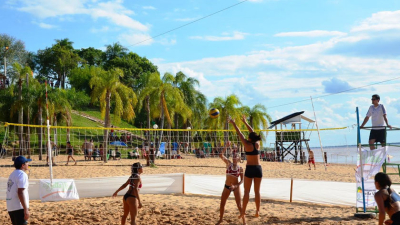 Escapada: la localidad correntina que enamora con sus exóticas playas y espléndidos espacios naturales