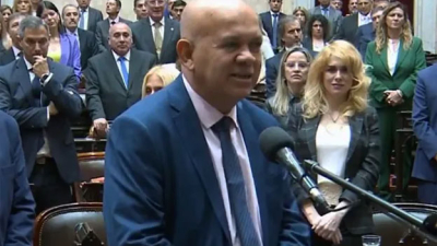 "Para que ningún argentino bien nacido admire a Thatcher", dijo Leiva en el juramento