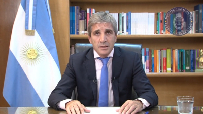 El gobierno nacional anunció fuerte devaluación y que el dólar oficial se va a $800