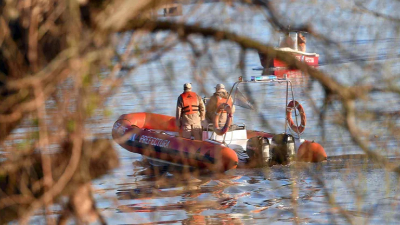 Buscan a un joven pescador de 21 años en el río Paraná
