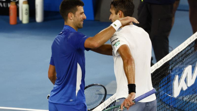 Etcheverry pudo hacer poco ante Djokovic