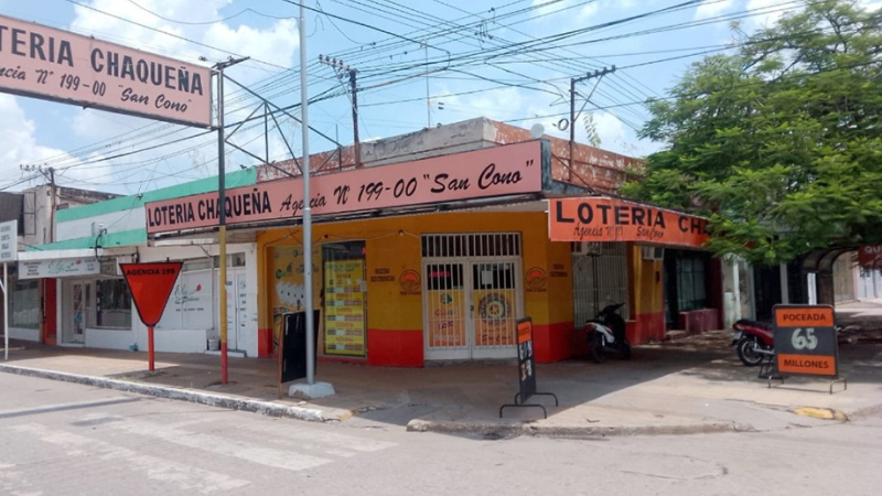 A punta de pistola, asaltaron un local de quiniela y se llevaron un millón de pesos