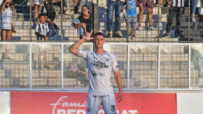 El "Negro" llega a Buenos Aires y espera festejar ante el "Torito" de Mataderos