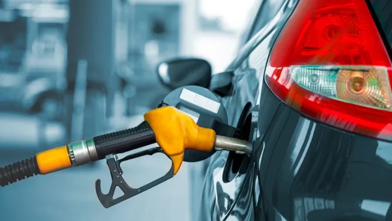 Otro dato de la recesión: fuerte caída en el consumo de combustibles