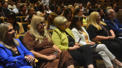 "La mujer docente siempre es luchadora", dijo Naidenoff