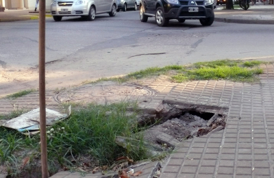 Las veredas se volvieron imposibles de transitar