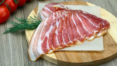 Un hombre tenía gusanos en el cerebro por comer panceta cruda
