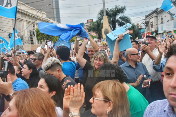 Chaqueños y correntinos marcharon en defensa de la universidad pública 