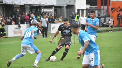 El Negro y Defensores Unidos igualan en el "Gigante de la Avenida"