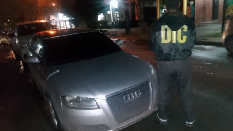 Dijo ser penitenciario, mintió sobre un robo y andaba en un Audi