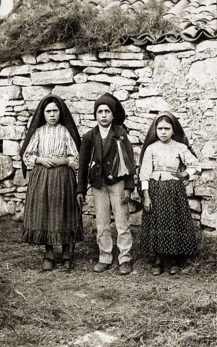 LOS PASTORCITOS DE FÁTIMA.jpg