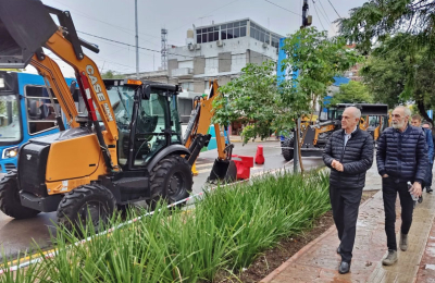 El intendente Roy Nikisch presentó los nuevos equipos viales municipales