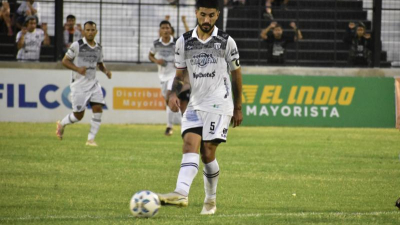 Nievas y Perinciolo, las únicas dudas en For Ever para recibir a Mitre