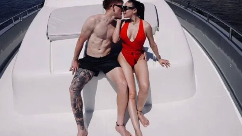 Barco y su novia son virales por una polémica decisión