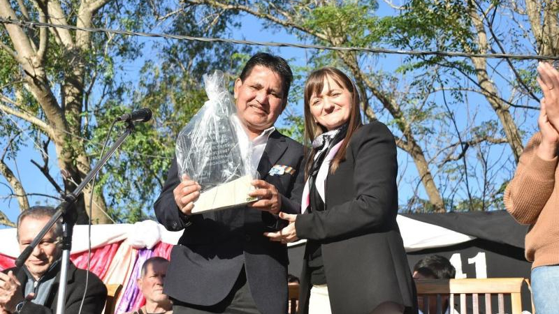 Vicegobernadora Schneider en los festejos de El Espinillo