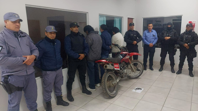 Peligrosos motochorros por calles de la ciudad: uno tenía salidas transitorias