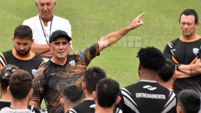 Raúl Valdez dejó de ser DT de For Ever: suena Cravero como posible reemplazo