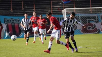 For Ever sigue sin ganar, pero consiguió un buen empate ante Defensores de Belgrano