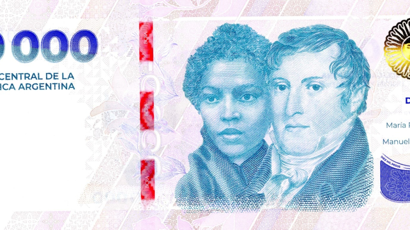 Cómo detectar los billetes falsos de $10.000