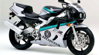 Honda revive la cilindrada de 400