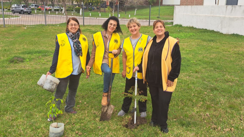 Club de Leones, fiel a su espíritu solidario realizó importantes actividades en el hospital de Puerto Vilelas