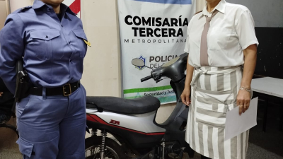 La sustrajeron la motocicleta a trabajadora de reconocido local gastronómico: la recuperó la Policía