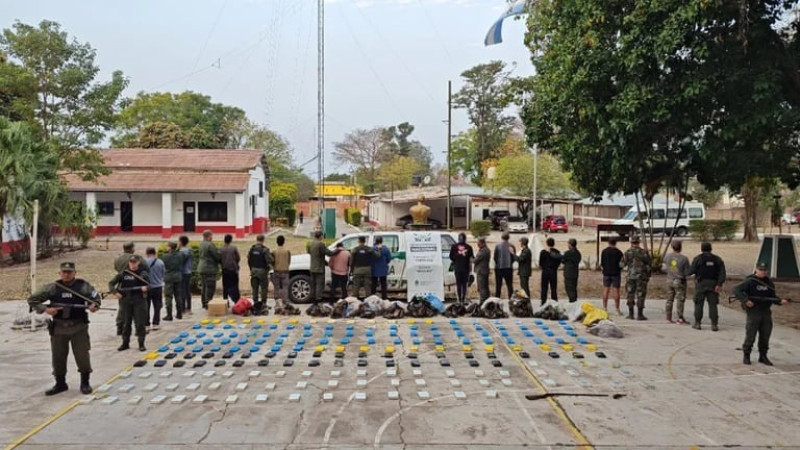 Detuvieron a 11 mochileros con más de 200 kilos de cocaína en Salta