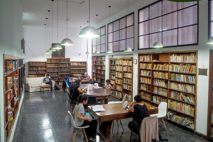 bibliotecaria.jpg