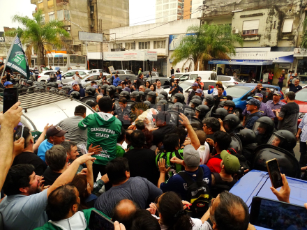 jubilados marcha 2.JPG