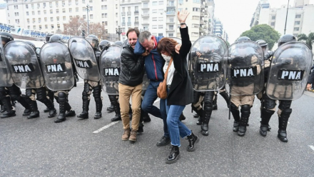 represión 12 de junio.jpg