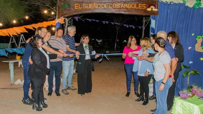 En Pampa del Infierno, la Escuela 657 inauguró un parque temático ecológico
