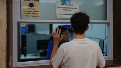 "Dejaron de cursar estudiantes que sacaban diez en los exámenes"