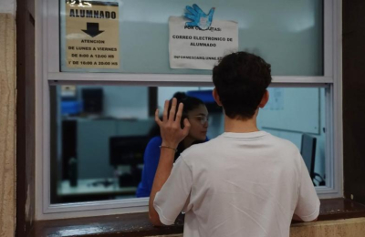 "Dejaron de cursar estudiantes que sacaban diez en los exámenes"