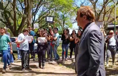 Con reclamos por recortes y despidos, trabajadores recibieron al titular del Conicet