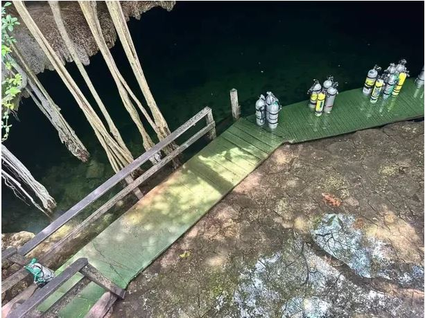 Yucatan cenote 1.JPG