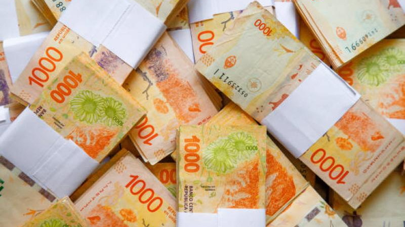 El gobierno pagó vencimientos de corto plazo y logró financiamiento extra por $7600 millones