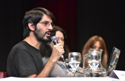 El periodista Darío Aranda se suma al tributo local a Andrés Carrasco
