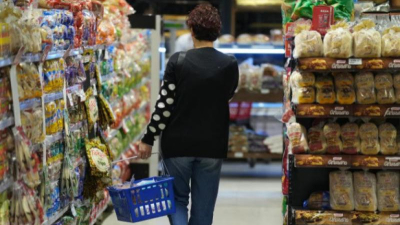 Anticipan leve suba del costo de vida en noviembre, con el consumo planchado